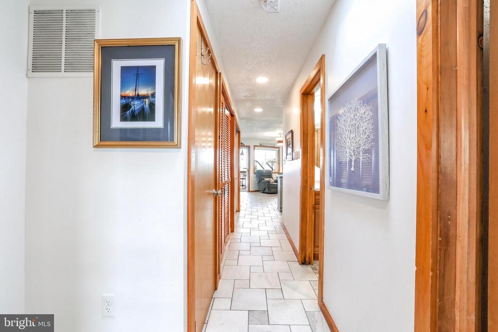 1000 N BAY AVENUE Unit: C7