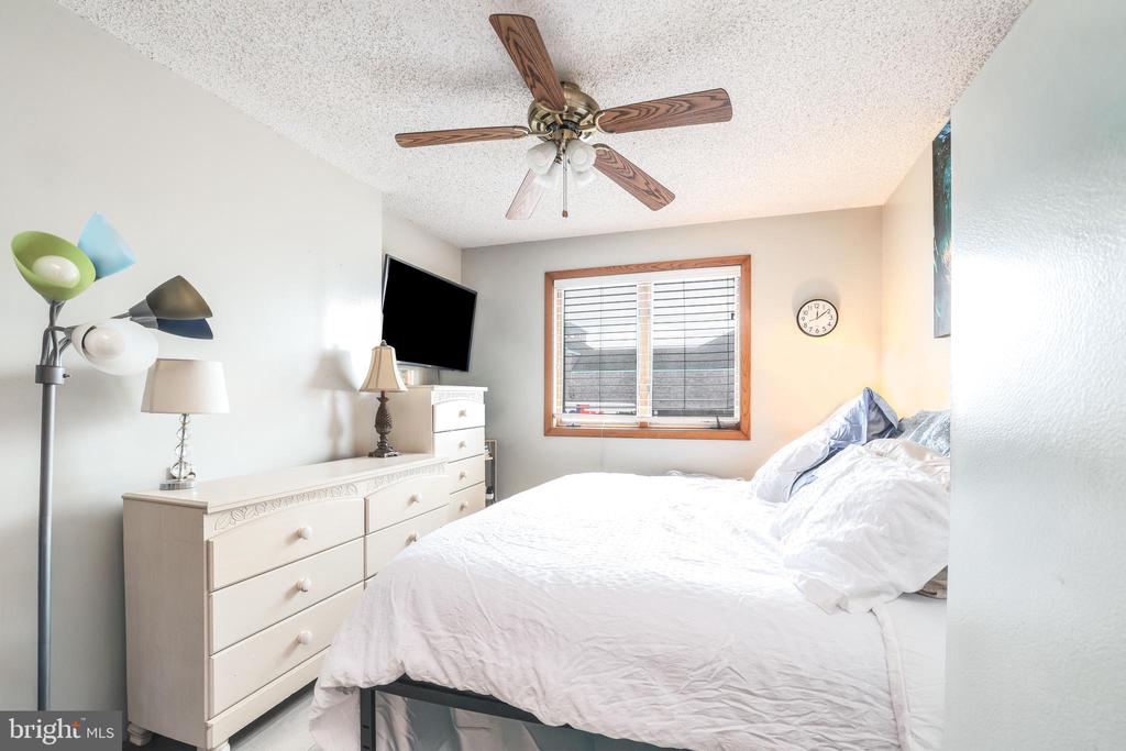 1000 N BAY AVENUE Unit: C7