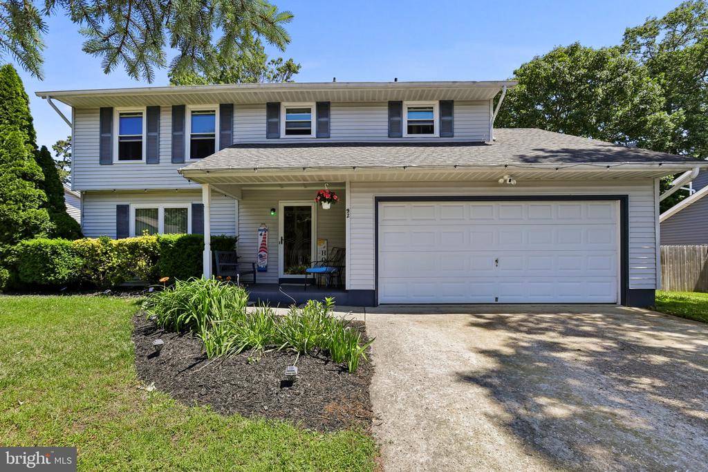 92 HOLLYBROOK DRIVE