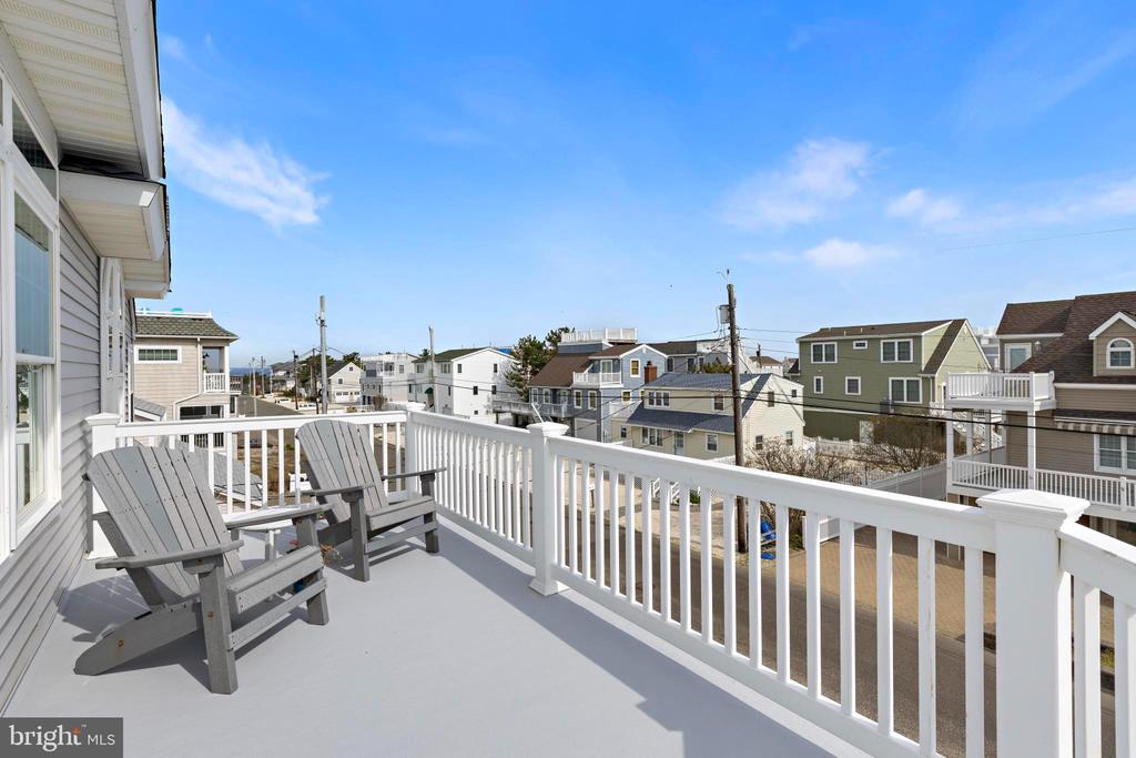 14 W JACQUELINE AVENUE