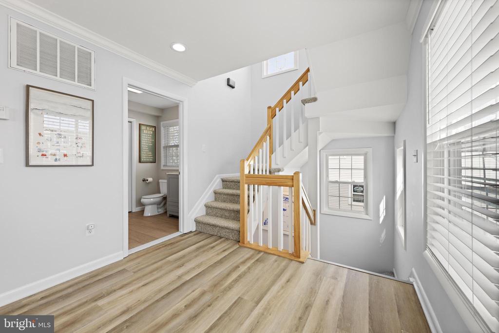 14 W JACQUELINE AVENUE