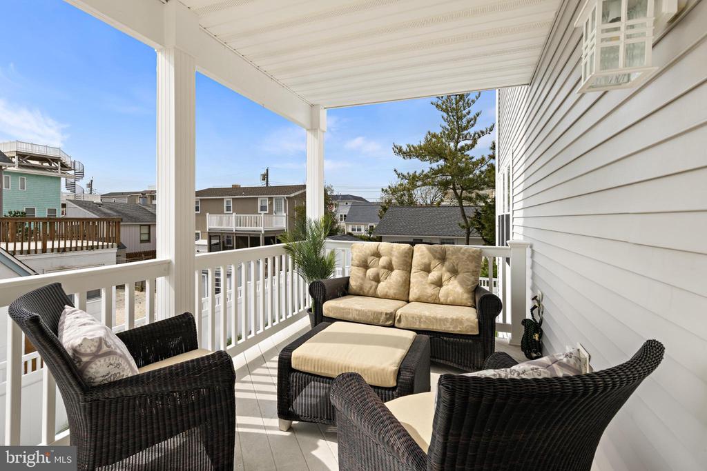14 W JACQUELINE AVENUE