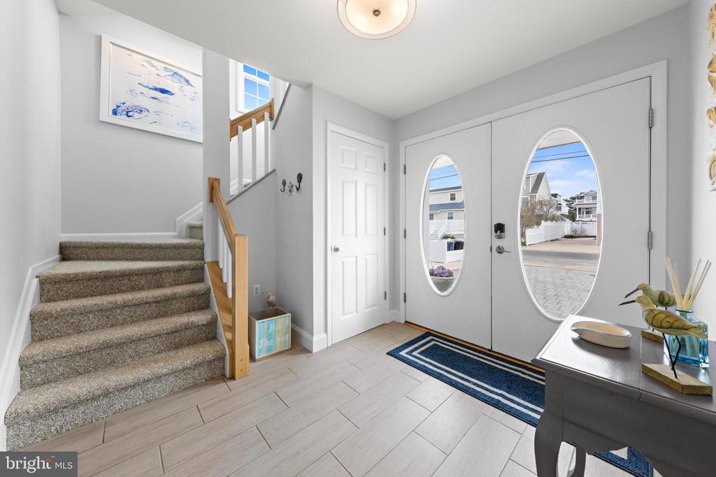 14 W JACQUELINE AVENUE
