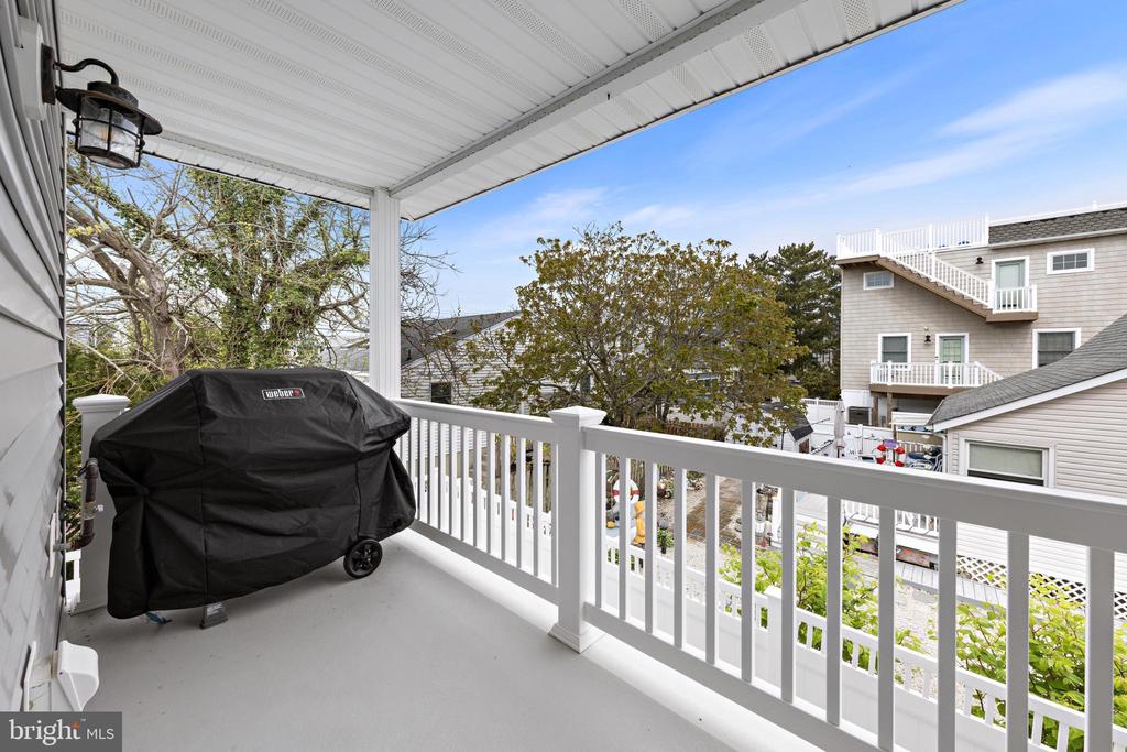 14 W JACQUELINE AVENUE