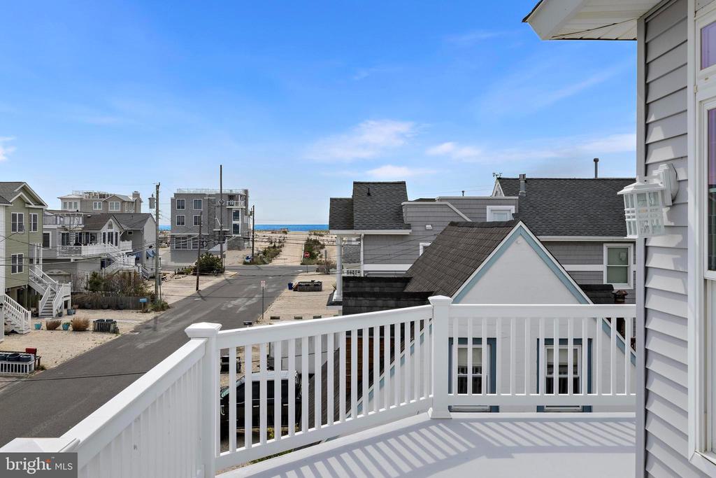 14 W JACQUELINE AVENUE