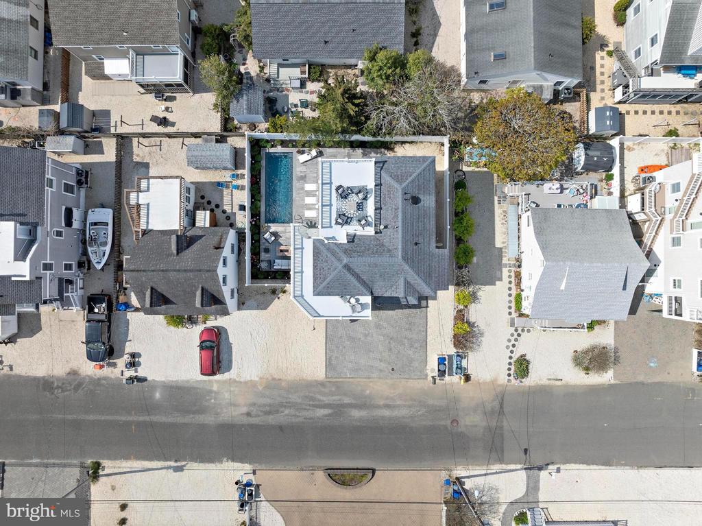 14 W JACQUELINE AVENUE