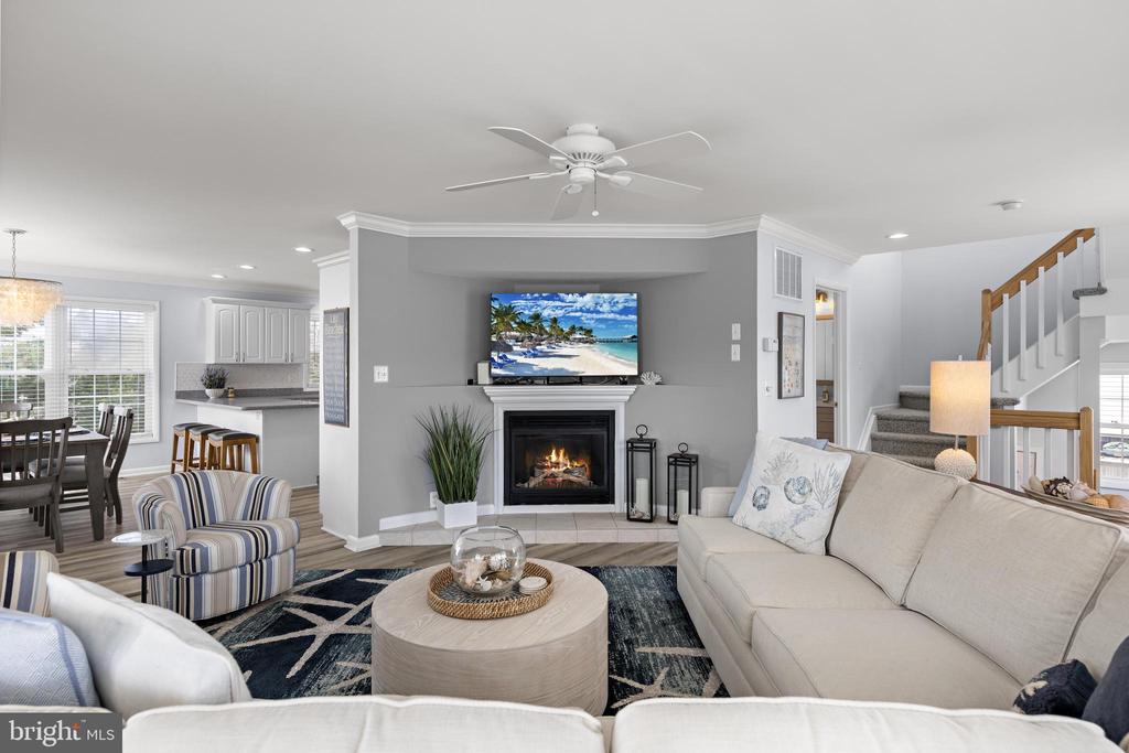 14 W JACQUELINE AVENUE