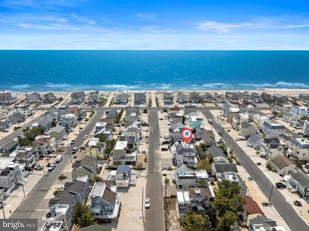 14 W JACQUELINE AVENUE