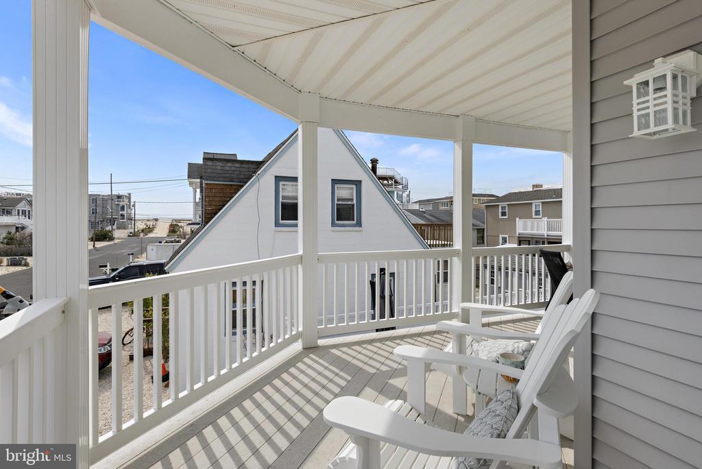 14 W JACQUELINE AVENUE