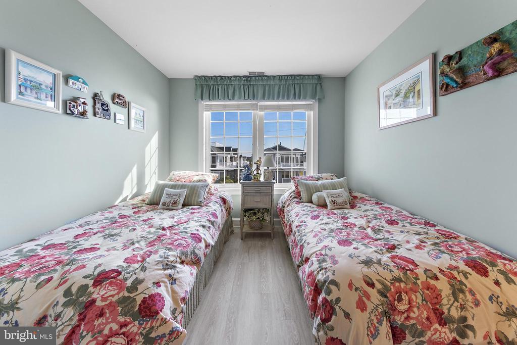 41 W OCEAN VIEW DRIVE