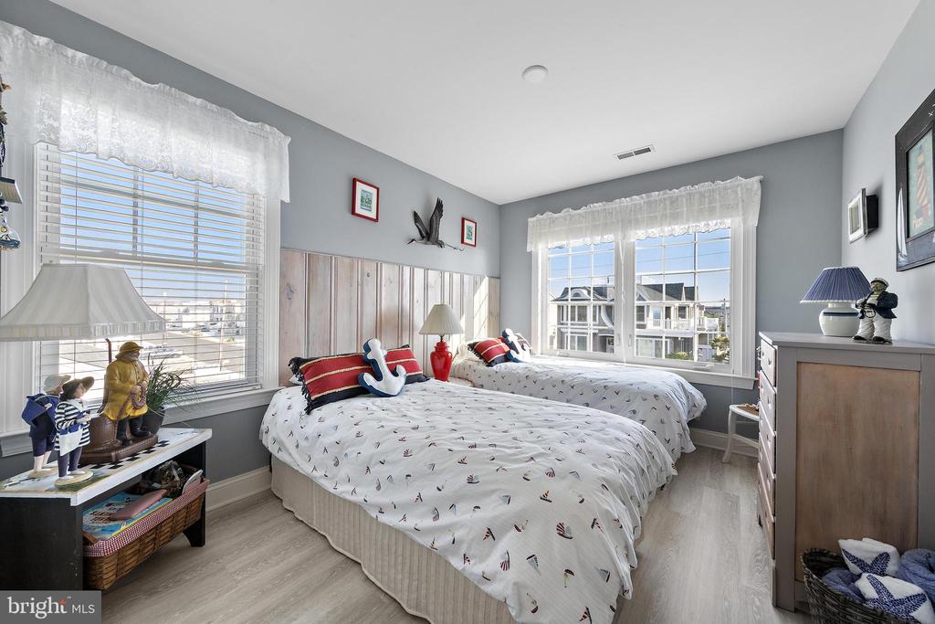 41 W OCEAN VIEW DRIVE