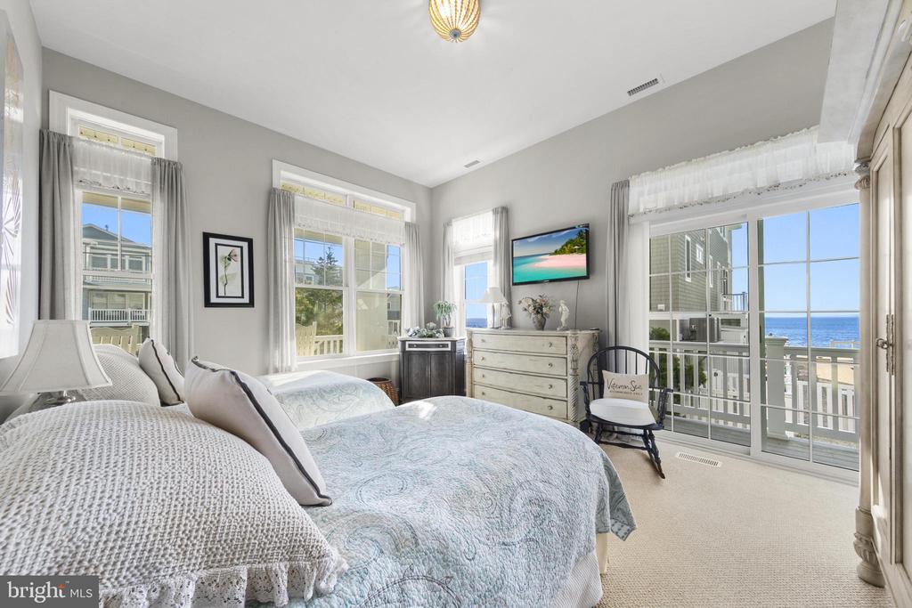 41 W OCEAN VIEW DRIVE