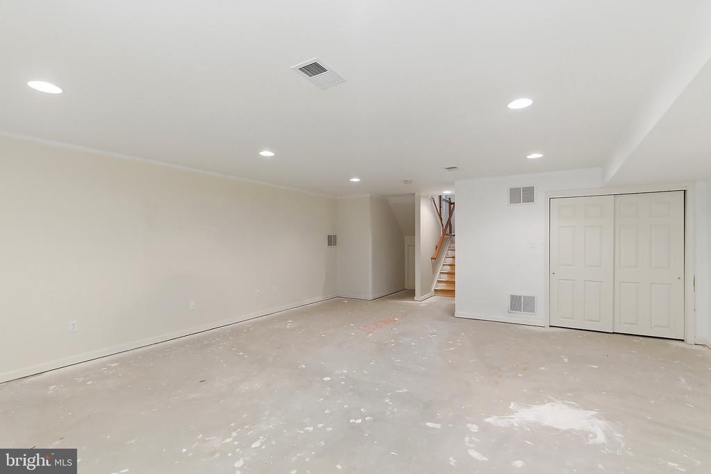 101 WINDWARD DRIVE