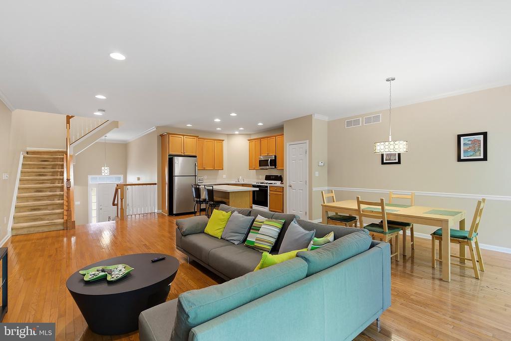 101 WINDWARD DRIVE