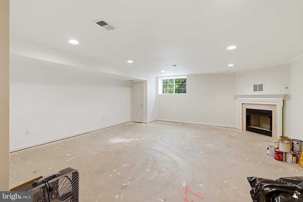 101 WINDWARD DRIVE