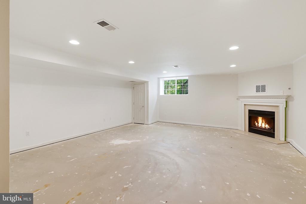 101 WINDWARD DRIVE