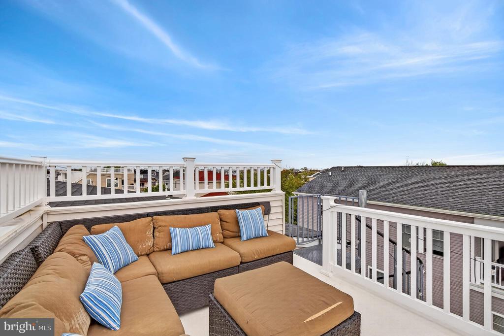 118 W DELAWARE