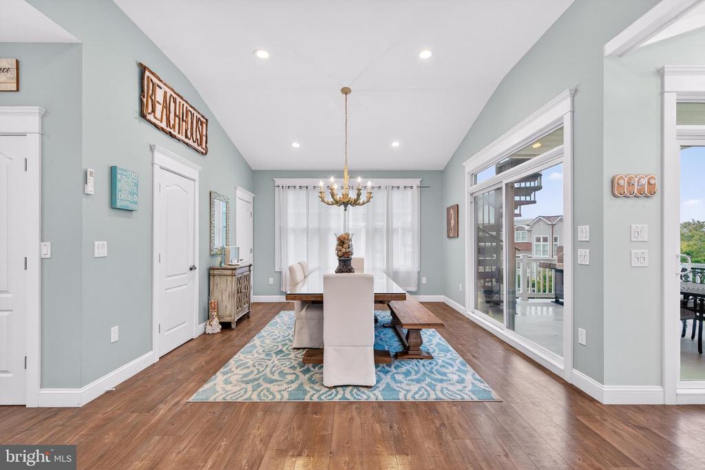 118 W DELAWARE