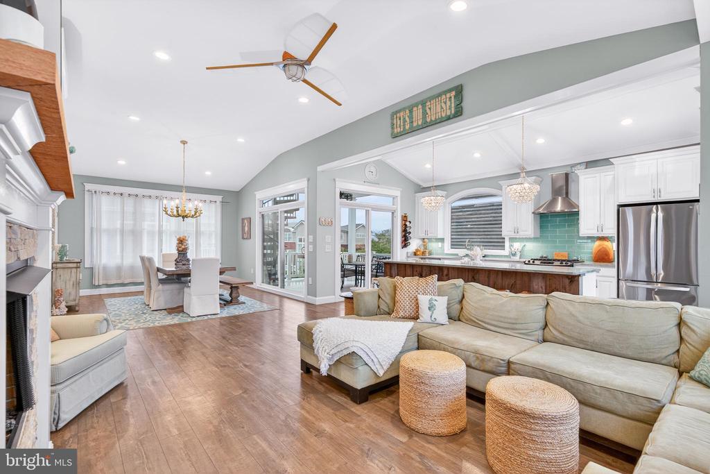 118 W DELAWARE
