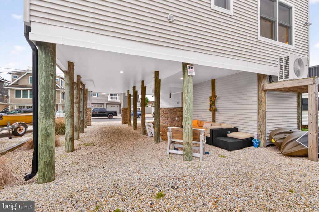 118 W DELAWARE