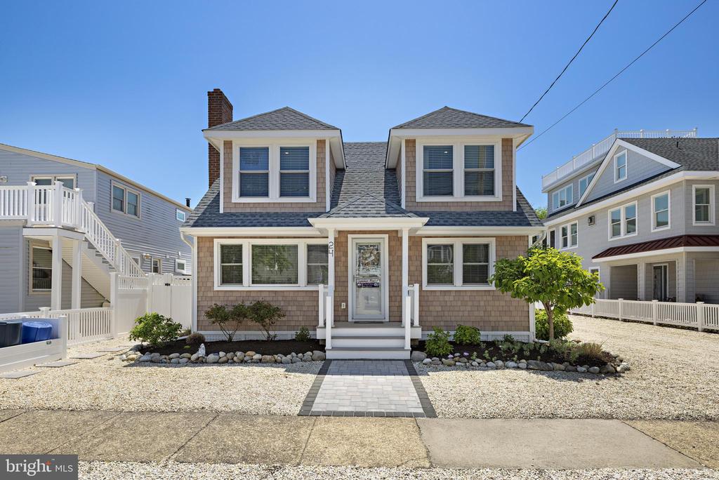 24 E 21ST