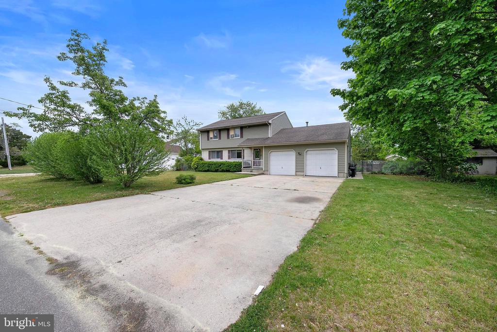 28 MEMORIAL DRIVE