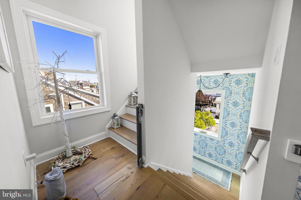 120 E 30TH STREET