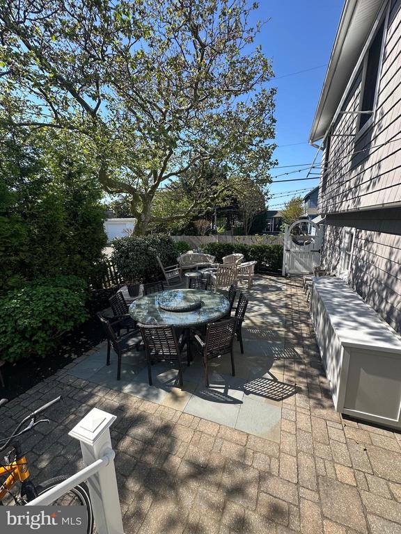16 W 83RD STREET