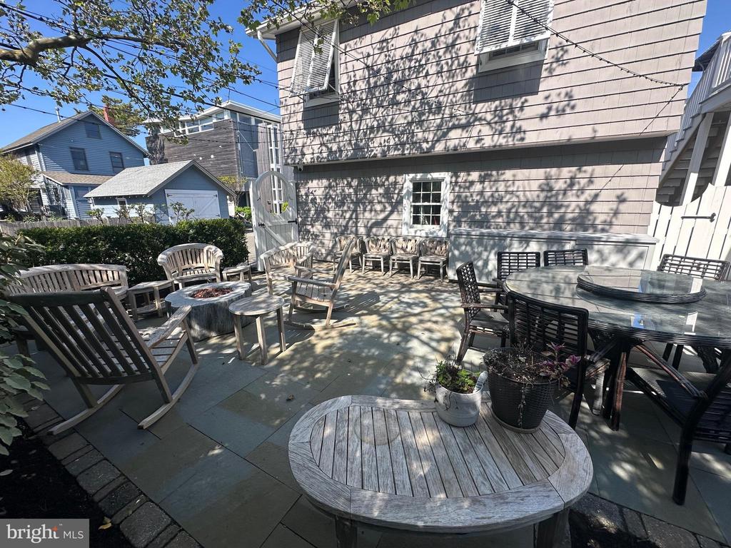 16 W 83RD STREET