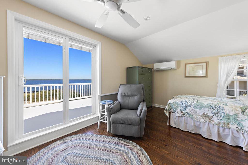 16 STARBOARD ROAD