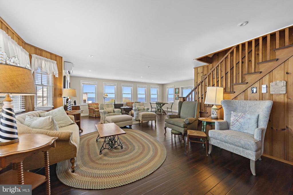16 STARBOARD ROAD
