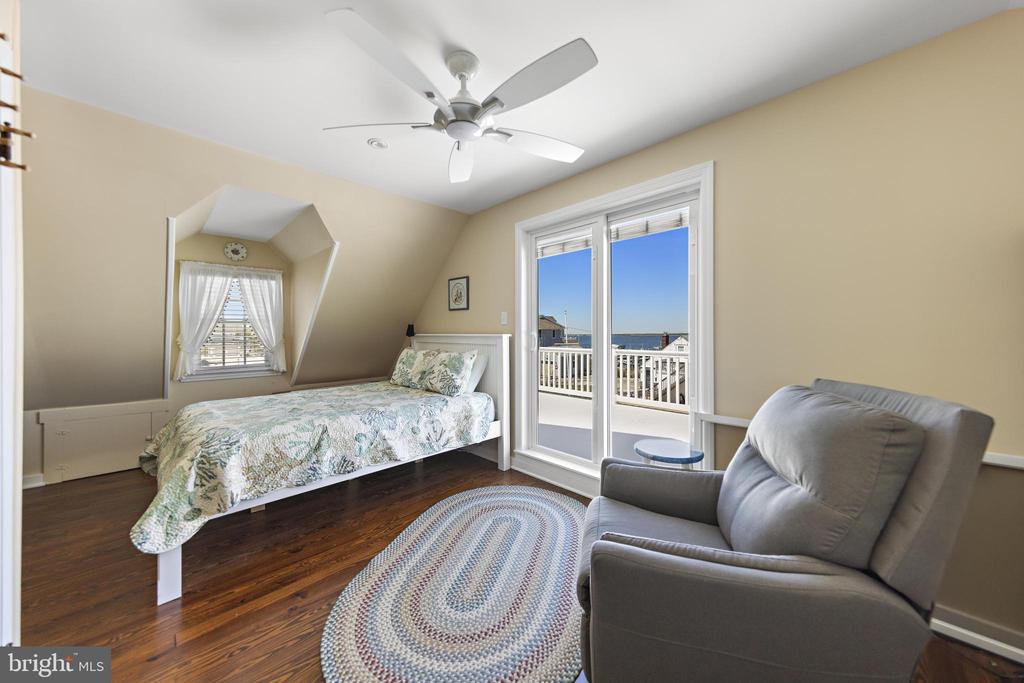 16 STARBOARD ROAD