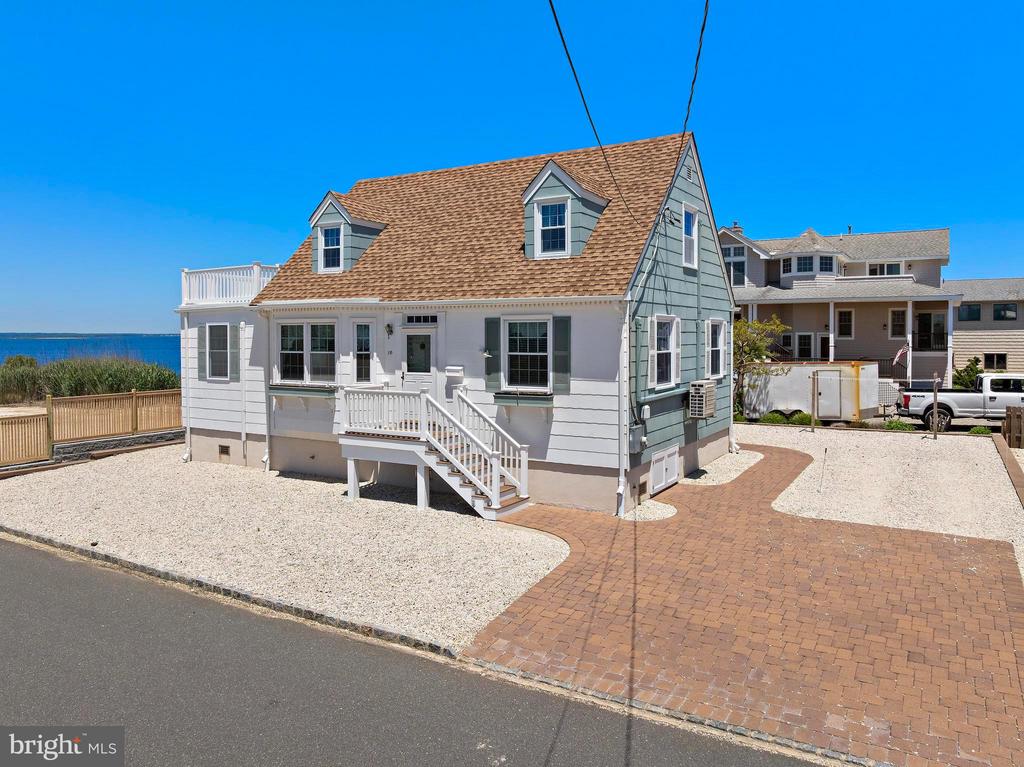 16 STARBOARD ROAD