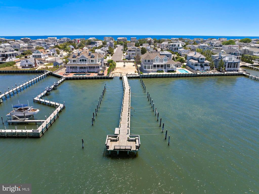 16 STARBOARD ROAD