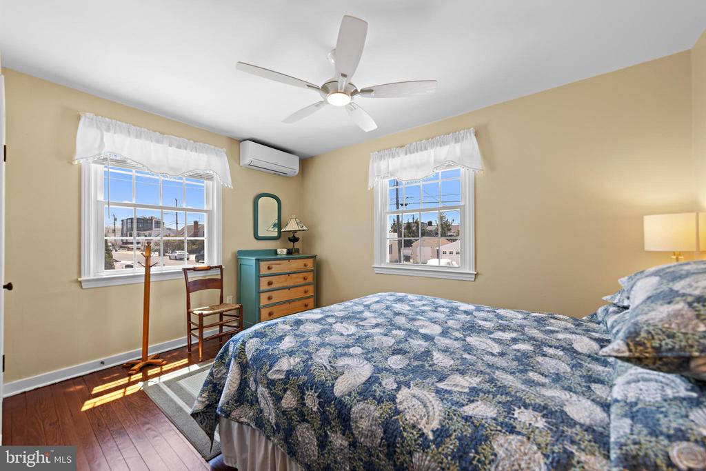 16 STARBOARD ROAD