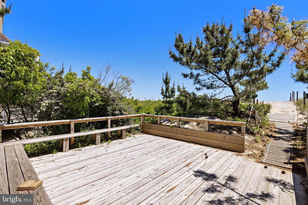 16 STARBOARD ROAD