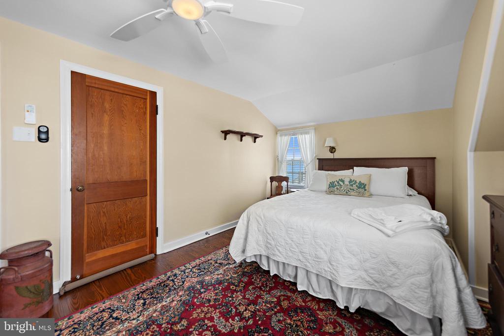 16 STARBOARD ROAD