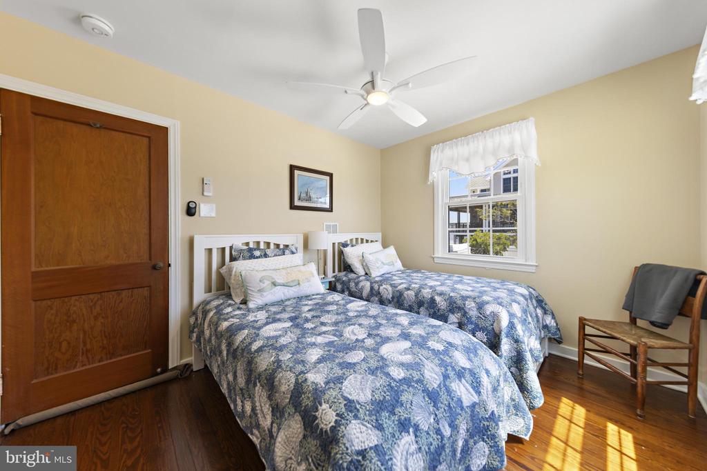 16 STARBOARD ROAD
