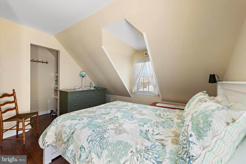 16 STARBOARD ROAD