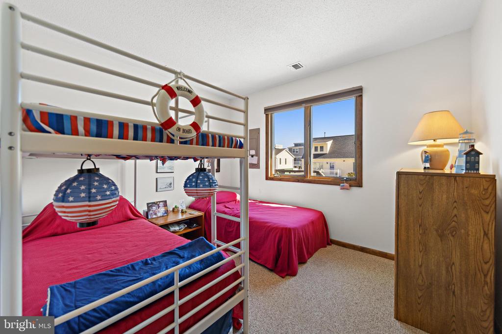 6 W CULVER AVENUE