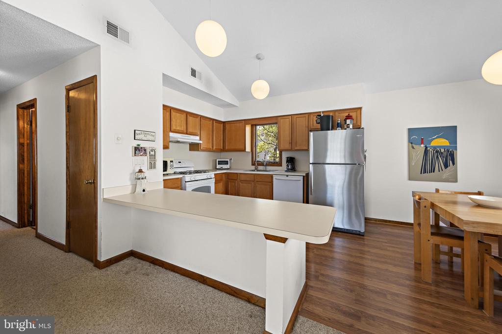 6 W CULVER AVENUE