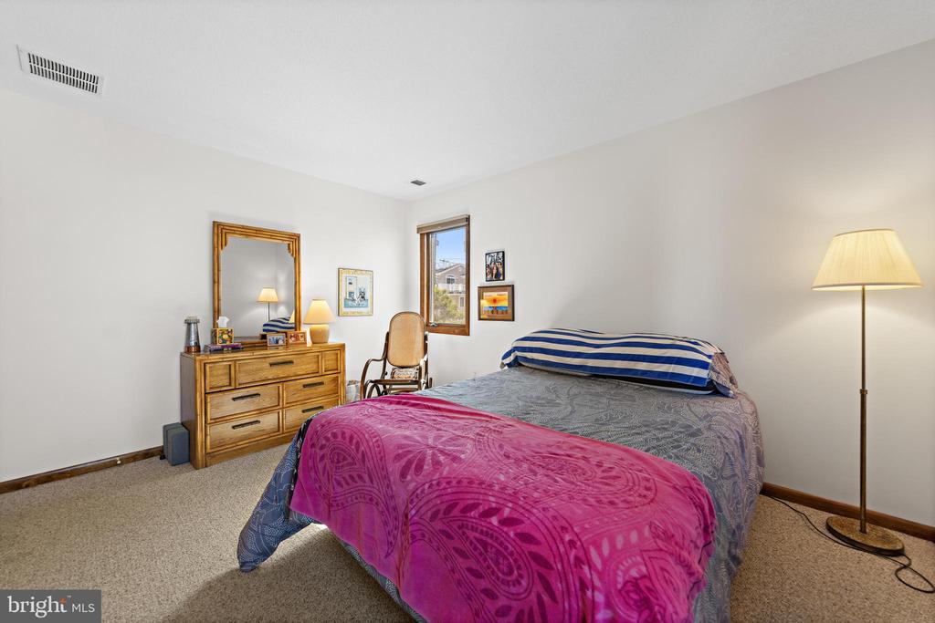 6 W CULVER AVENUE