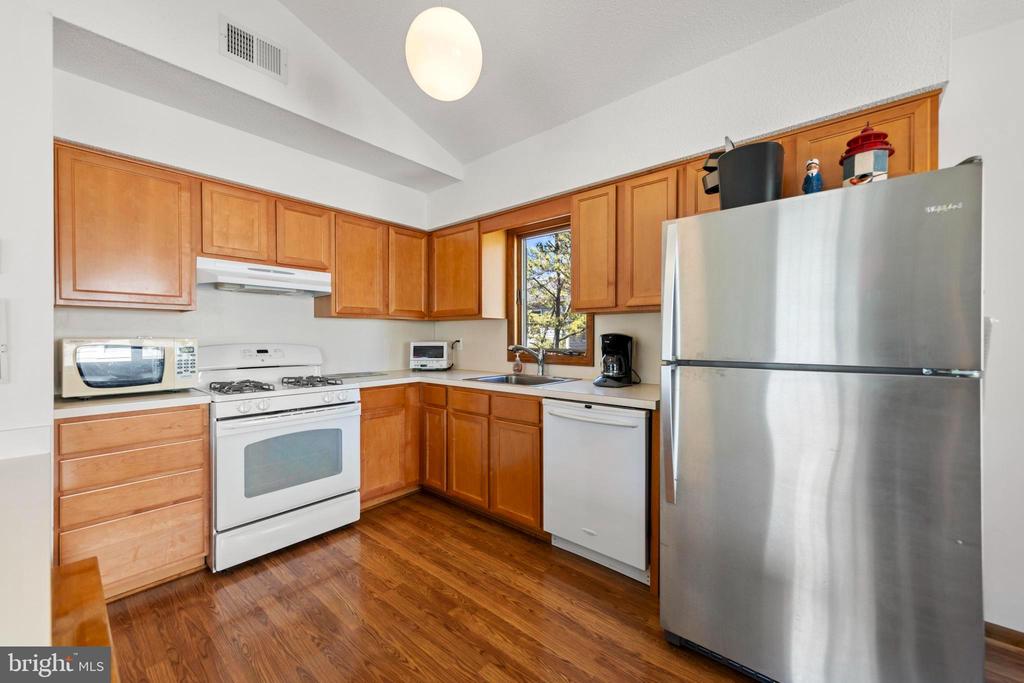 6 W CULVER AVENUE
