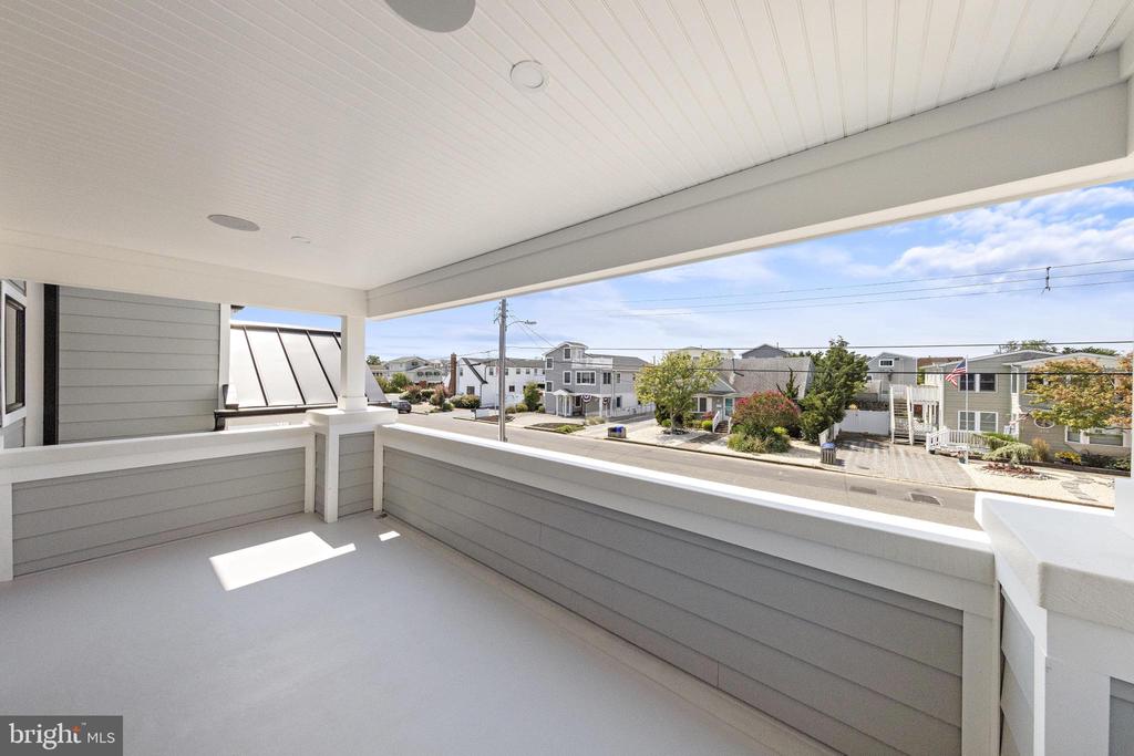 309 W 16TH STREET