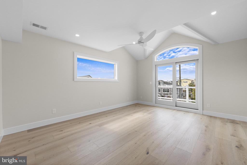 309 W 16TH STREET