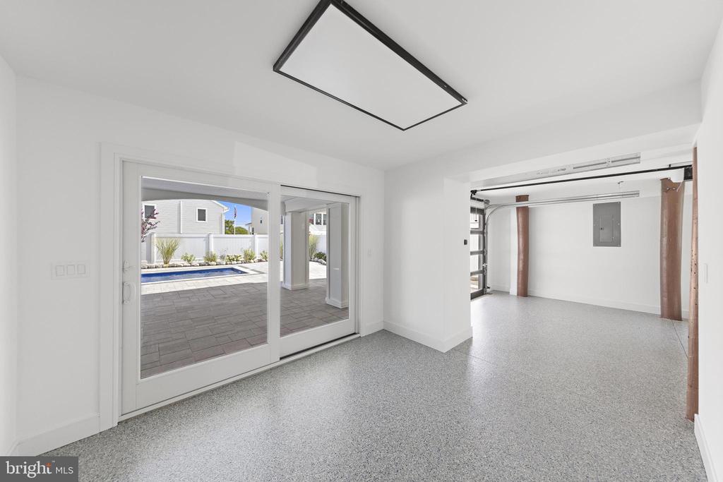 309 W 16TH STREET