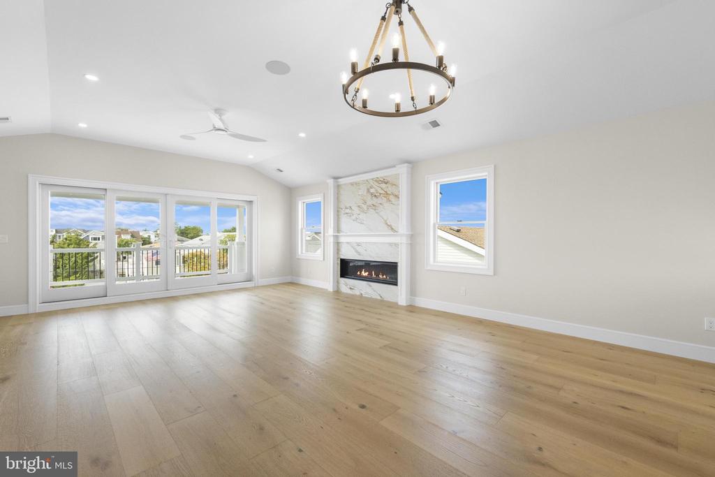 309 W 16TH STREET