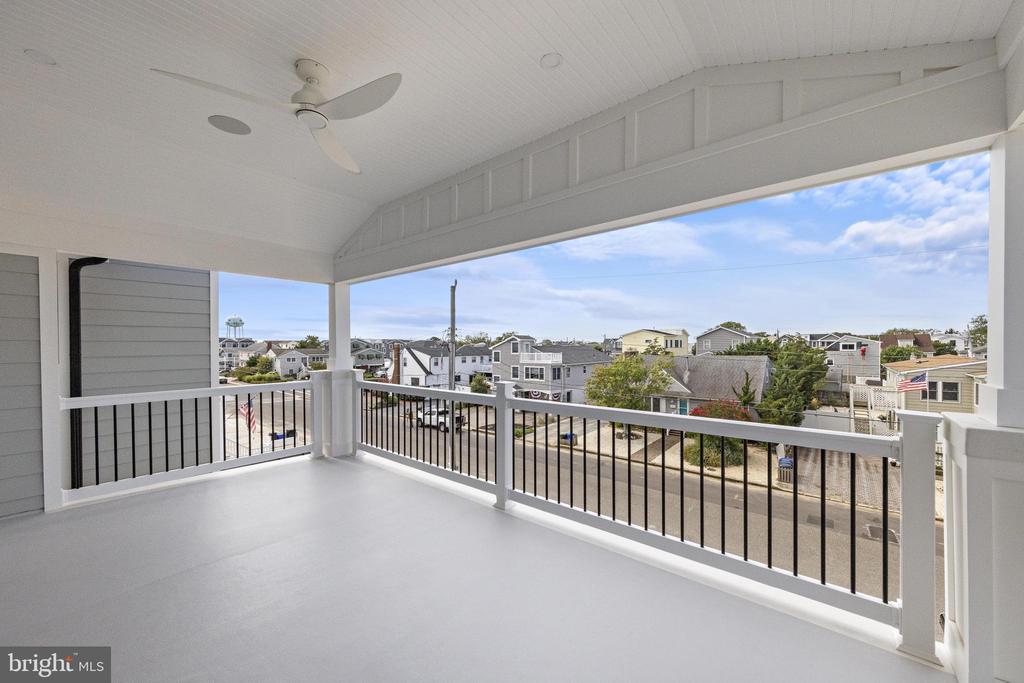 309 W 16TH STREET