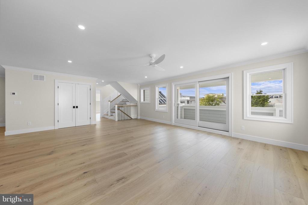 309 W 16TH STREET