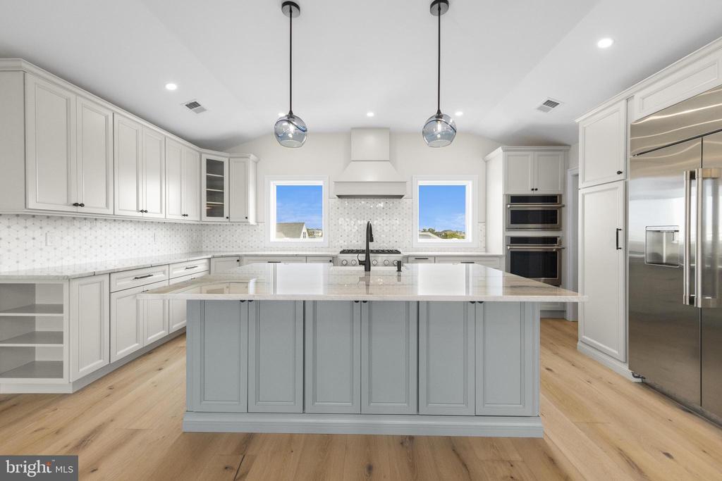 309 W 16TH STREET